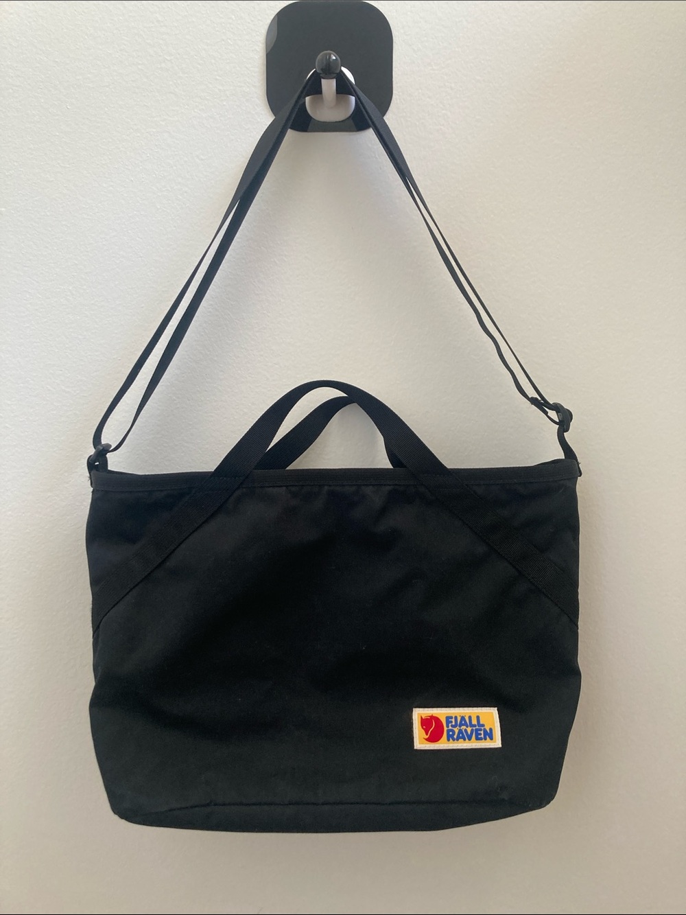 Fjallraven Vardag Black Crossbody - Picture 2 of 5